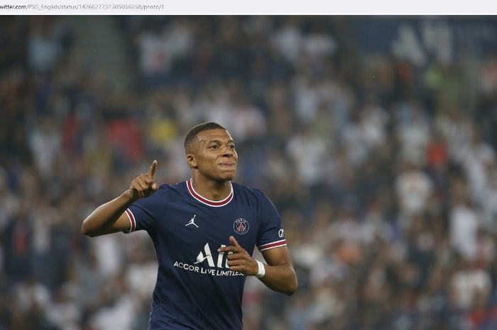 Keputusan pemain Paris Saint-Germain, Kylian Mbappe, untuk bertahan di Parc des Princes tak sepenuhnya bikin Real Madrid gigit jari.