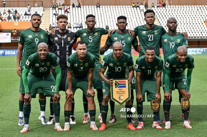 Timnas Afrika Selatan lolos ke Piala Dunia 2026 dengan skuad mayoritas diisi pemain klub lokal dan racikan pelatih 73 tahun.
