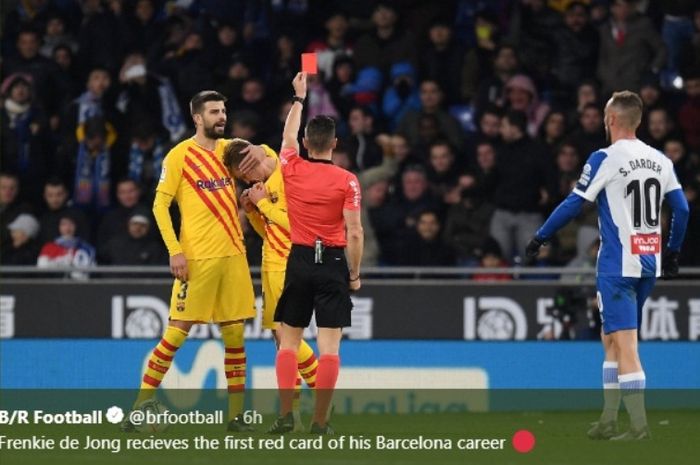 Gelandang Barcelona, Frenkie, de Jong, mendapat kartu merah dalam laga melawan Espanyol pada Sabtu (4/1/2020).