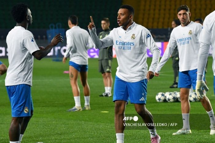 Kylian Mbappe dkk menjalani sesi latihan jelang laga Real Madrid di markas Kairat Almaty, Central Stadium, pada duel Liga Champions (30/9/2025).