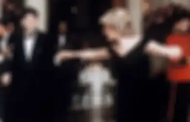Bersejarah & Enggak Terlupakan, Travolta Dress dan 4 Dress Ikonik Princess Diana!