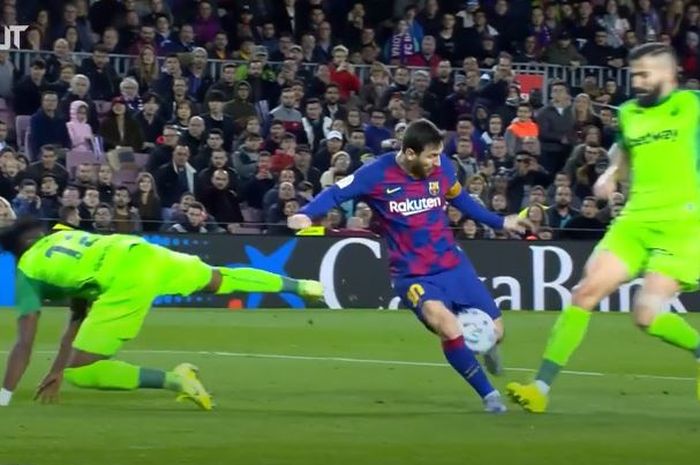 Aksi Lionel Messi saat proses mencetak gol dalam partai Copa del Rey Barcelona vs Leganes di Camp Nou, 30 Januari 2020.