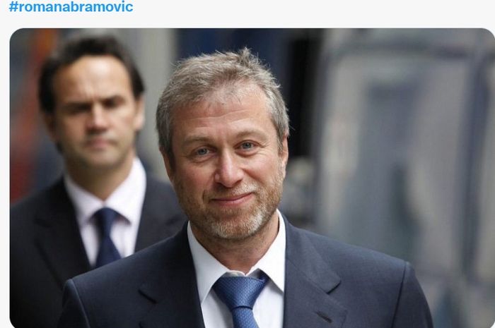 Pemilik Chelsea, Roman Abramovich (depan).