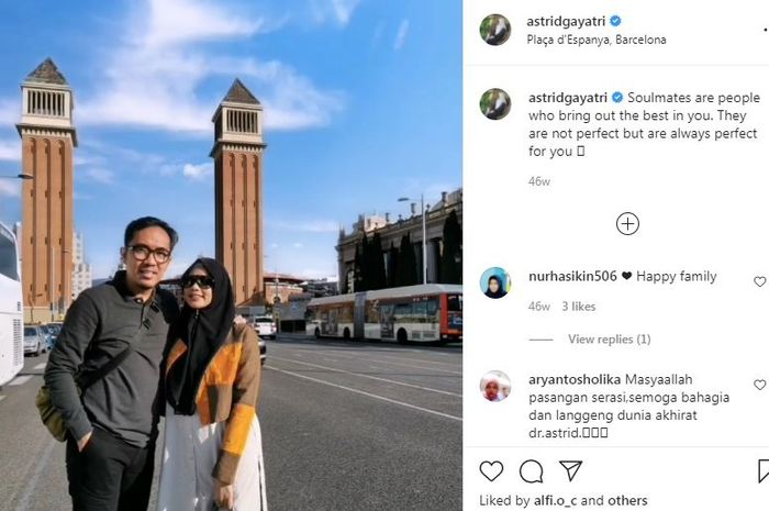 Astrod Gayatri dan suami saat liburan ke Barcelona