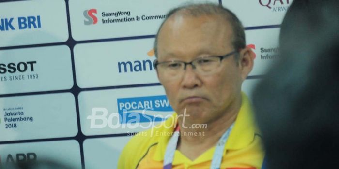 Pelatih timnas U-23 Vietnam, Park Hang-seo dalam jumpa pers pasca laga kontra UEA.