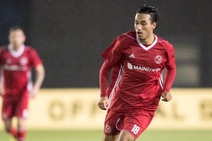 Pemain Almere City, Ezra Walian 