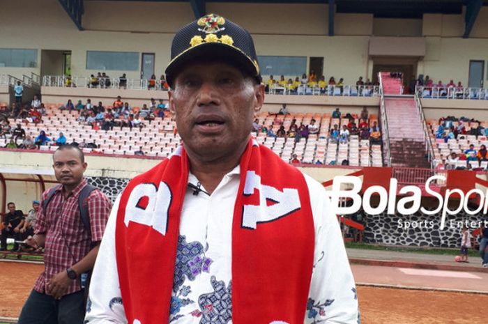 Walikota Jayapura, Benhur Tomi Mano, saat menghadiri Bhayangkara Papua Football Festival di Stadion 