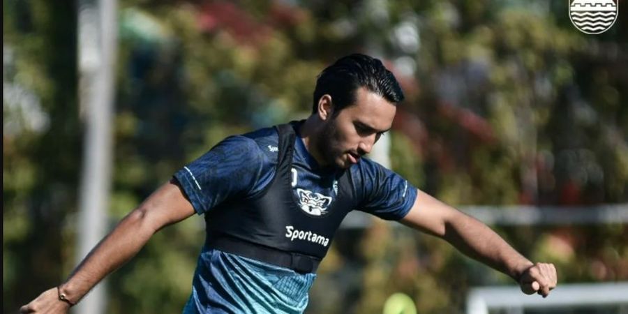 Suporter Bali United Terobos Pantai Purnama, Ezra Walian Anggap Justru Kuatkan Persib Bandung Cetak Gol