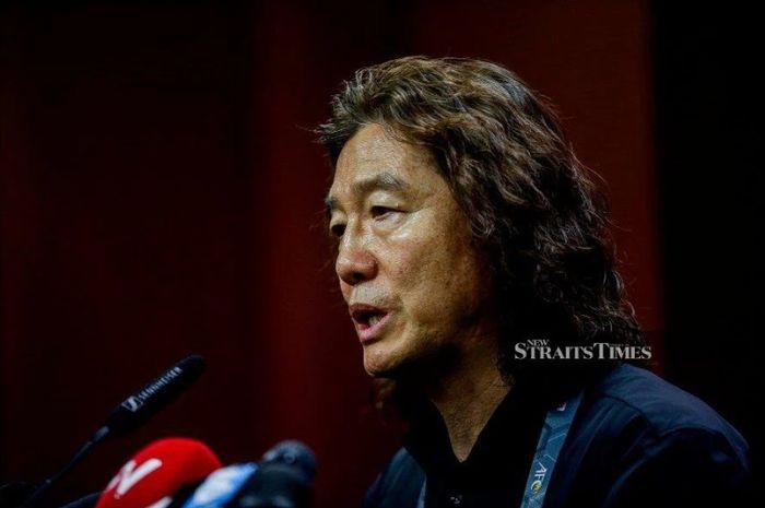 Kim Pan-gong tegang setelah Timnas Malaysia kalah lagi dengan skor 0-2 dari Oman dalam Kualifikasi Piala Dunia 2026 di Kuala Lumpur, 26 Maret 2024.