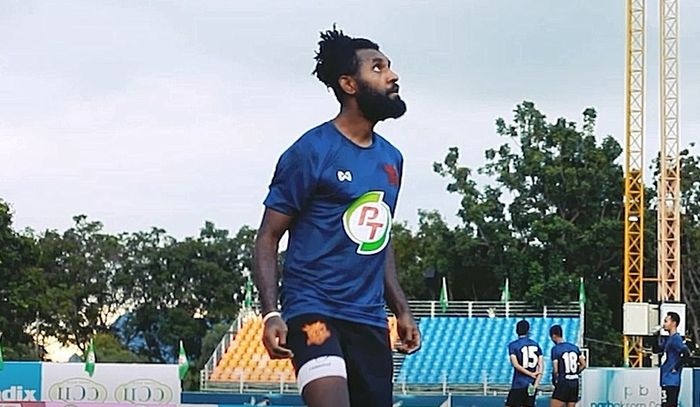 Pemain PT Prachuap asal Indonesia, Rudolof Yanto Basna.