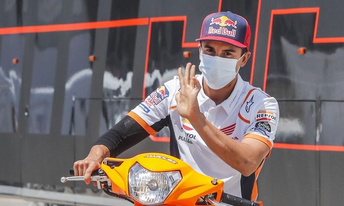 Pembalap Repsol Honda, Marc Marquez saat tiba di Sirkuit Jerez untuk seri MotoGP Andalusia 2020