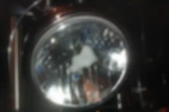 Ilustrasi mika headlamp motor meleleh