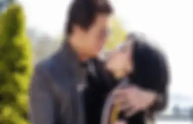 Nyidam Makan Soto dan Jajan Indonesia di Amerika, Syahrini Pamerkan Hidangan di Pesawatnya, Istri Reino Barack: Mbak Pramugari yang Beliin