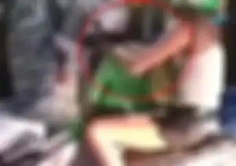 Video Viral Enaknya Jadi Driver Ojek Online, Dielus-elus Cewek Bule Seksi