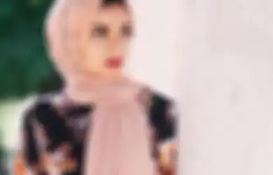 5 Cara Mudah Biar Rambut Enggak Bau & Gatal Saat Pakai Hijab Seharian!