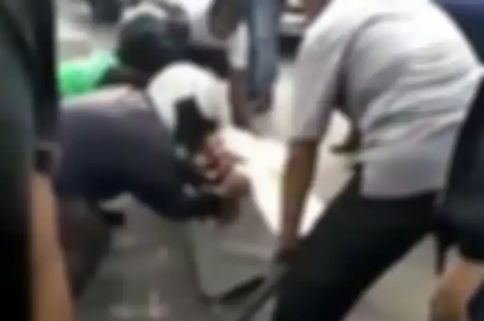 Pemotor harus jalan jauh untuk putar balik