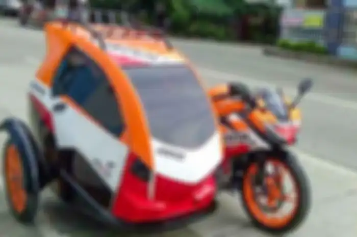 Menggunakan model tertutup sehingga lebih mirip mobil