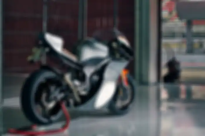 Yamaha R6 kustom oleh Vintage Addiction, dilansir oleh www.returnofthecaferacer.com