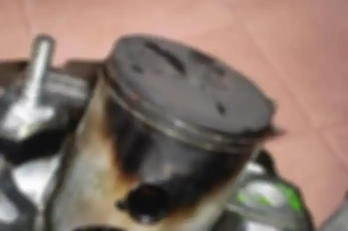 Efek Motor 2-Tak Kebanyakan Oli Samping