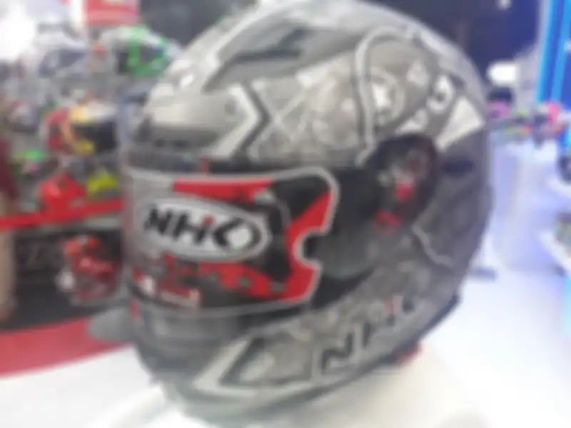 NHK RX9, model menengah helm replika Karel Abraham