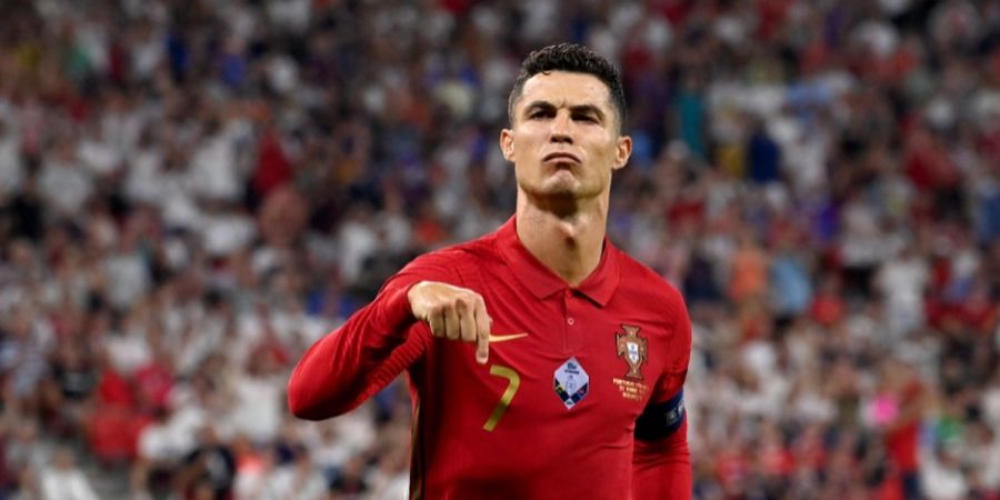 Idolakan Lionel Messi, Paus Fransiskus Kaget Terima Jersi Cristiano Ronaldo