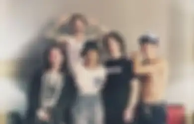 Foto Bareng Turnstile, Demi Lovato Senang Bukan Kepalang: Mereka Band Favoritku Saat Ini