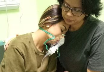 Terbaring di Rumah Sakit, Vanessa Angel Menangis dan Sampaikan Hal Ini