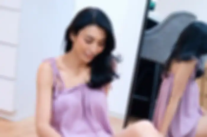 Tyas Mirasih pakai baju piyama