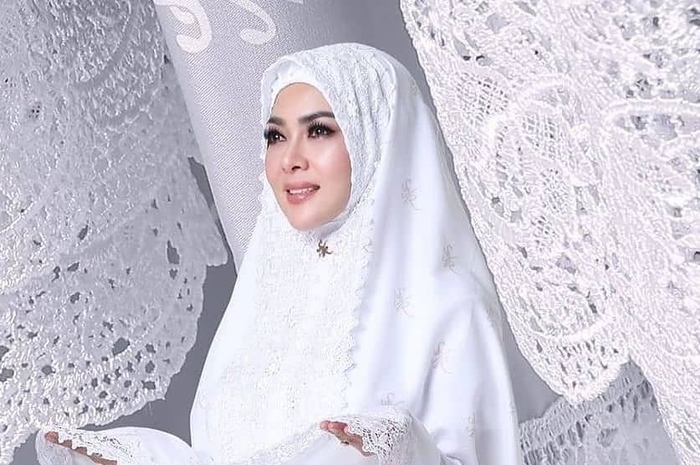Mukena Milik Syahrini