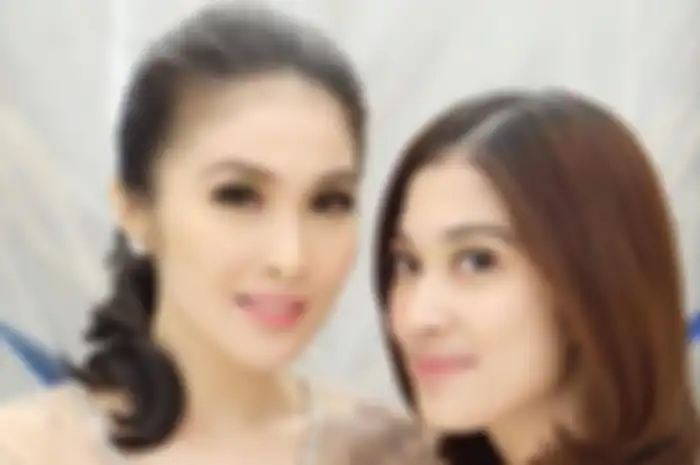 Sandra Dewi dan Kartika Dewi