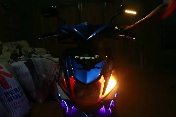 Tips membuat lampu sein di spion