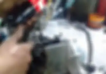 Video Ini Buktikan Minuman Bersoda Bisa Bikin Kinclong Mesin Motor