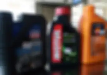 Ini Banyak Yang Belum Tahu, Bahan Dasar Oli Sintetik Ada 4 Macam