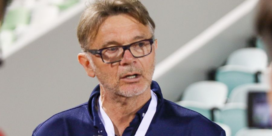 Damai dalam Islam, Pelatih Vietnam Philippe Troussier Putuskan Mualaf