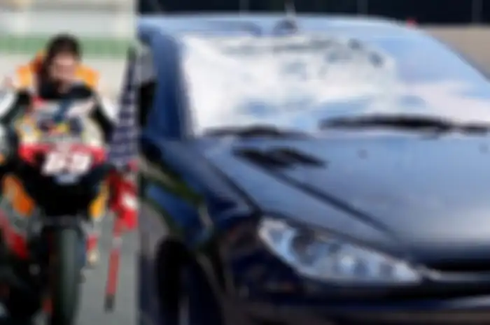 Juara dunia MotoGP Hayden dan mobil Peugeot 206 yang menabraknya