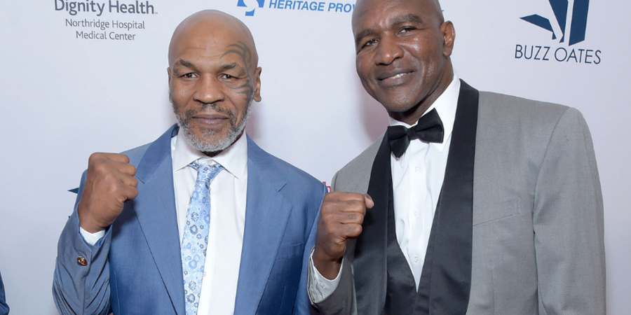 Mike Tyson Hadapi Lennox Lewis karena Takut Evander Holyfield?