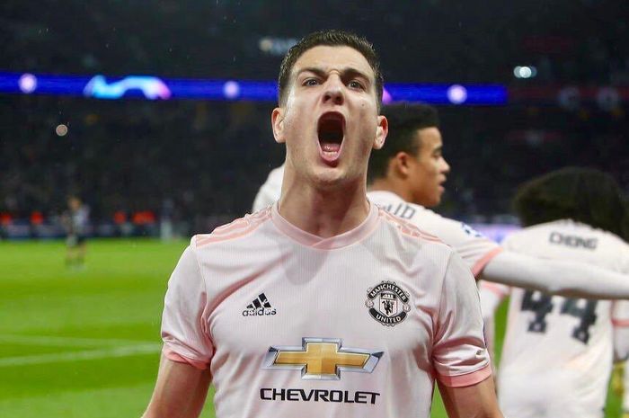 Bek Manchester United, Diogo Dalot.