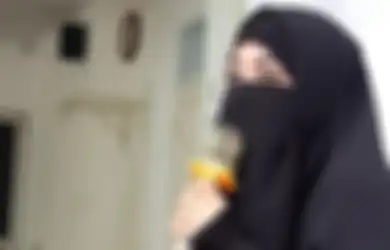 Terlihat Berbeda, Penampilan Tak Biasa Umi Pipik saat Hangout Bareng Mulan Jameela Jadi Sorotan