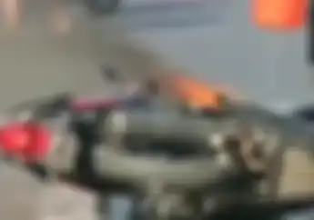 Ngeri! Video Honda Vario Terbakar Akibat HP yang Meledak di Bawah Jok