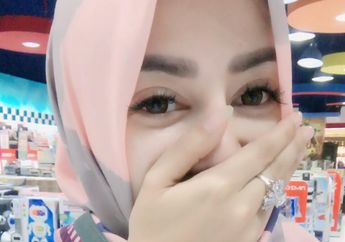 Kehidupan Serba Mewah nan Glamor Kini Sudah Jarang Ditunjukkan, Mantan Istri Aktor Ternama Ini Pilih Jadi Penjual Beras