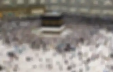 VIRAL Sepasang Remaja Asal Indonesia Ibadah Umrah Bareng, Fotonya Langsung Banjir Cibiran Netizen: Bukan Mahram