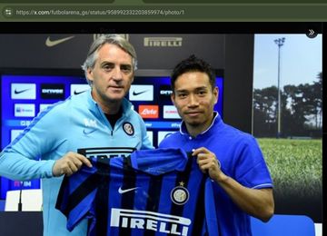 Roberto Mancini (kiri) saat melatih Yuto Nagatomo di Inter Milan. Keduanya bereuni sebagai musuh ketika dua rival timnas Indonesia, Arab Saudi dan Jepang, bentrok pada duel Kualifikasi Piala Dunia 2026 (10/10/2024).