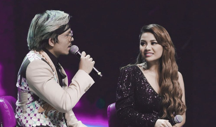 Atta Halilintar nekat mendatangi rumah Aurel di masa PSBB sudah ditetapkan. Atta mengaku tak kuasa menahan rindunya.