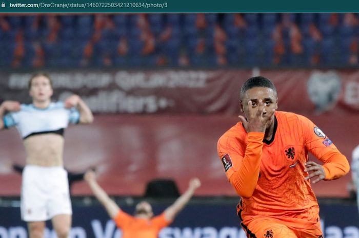 Timnas Belanda lolos ke Piala Dunia 2022 setelah pada laga pamungkas Kualifikasi Piala Dunia 2022 Zona Eropa meraih kemenangan 2-0 atas timnas Norwegia.