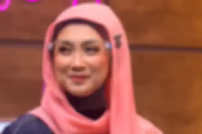 Desy Ratnasari 