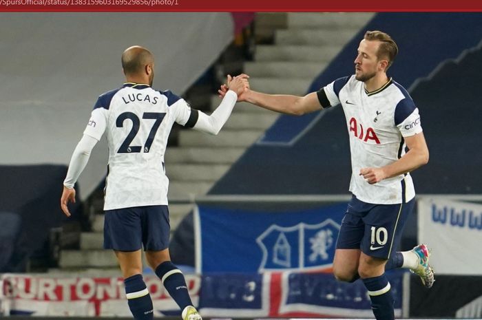 Harry Kane merayakan gol ke gawang Everton bersama dengan Lucas Moura pada pekan ke-32 Liga Inggris 2020-2021, Jumat (16/4/2021).