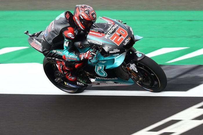 Pembalap Petronas Yamaha SRT, Fabio Quartararo saat sesi latihan bebas MotoGP Inggris 2019, Jumat (23/8/2019)