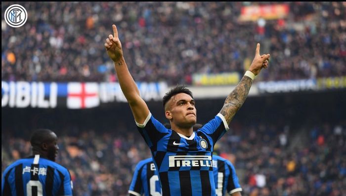 Lautaro Martinez mencetak gol saat Inter Milan bersua Cagliari dalam partai Serie A di Giuseppe Meazza, 26 Januari 2020.