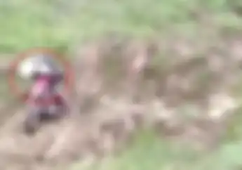 Anjay! Ngilunya Kaya Apa Tuh? Dada Terantuk Setang Saat Naik Trail