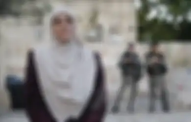 'Aku akan Lindungi Sampai Mati', Inilah Hatice Huveys, Wanita Penjaga Masjid Al-Aqsa yang Air Matanya Tak Terbendung Kala Polisi Israel Lakukan Ini pada Jilbabnya